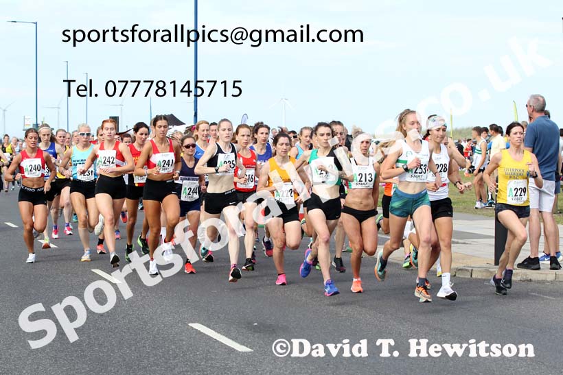 Senior womens 4 stage relay, 2021 Northern 6 and 4 Stage and Young Athletes Road Relays, Redcar. Photo: David T. Hewitson/Sports for All Pics